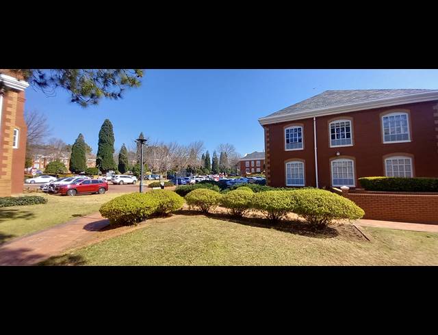 184M² OFFICE TO LET IN BRYANSTON